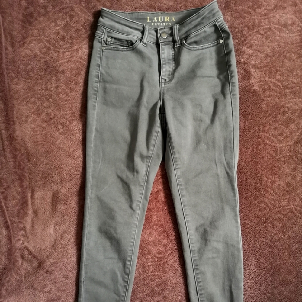 Crop jean with side slit